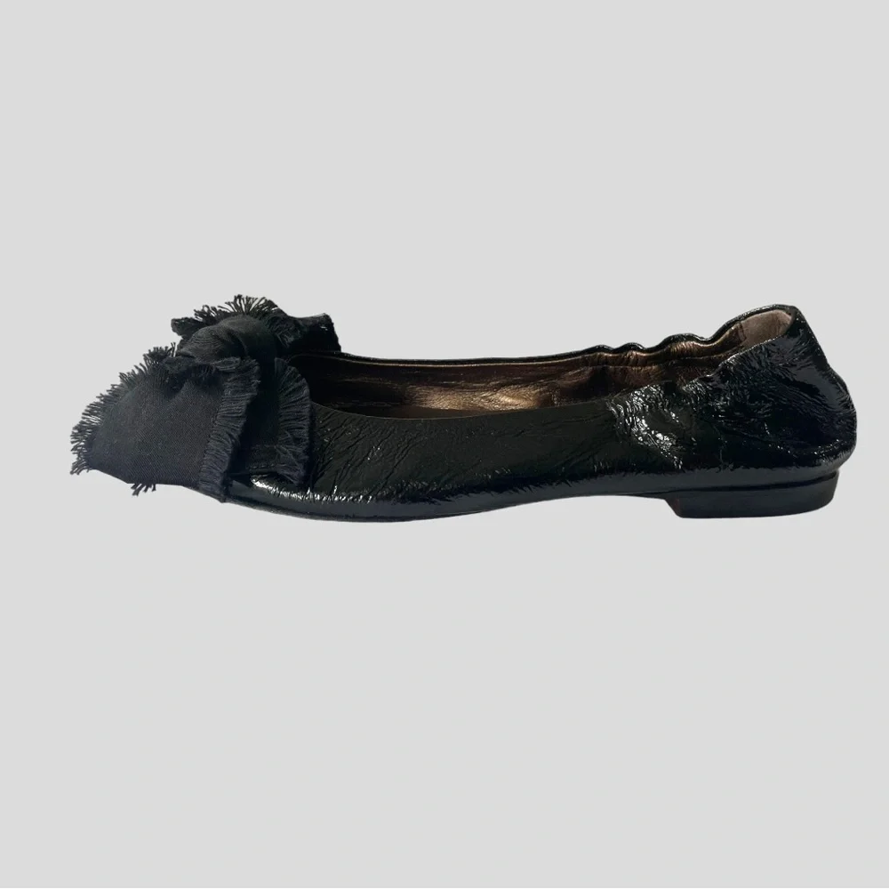 AGL ATTILIO GIUSTI LEOMBRUNI SATIN BOW PATENT LEATHER BALLET FLATS 38